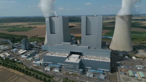 Luftaufnahme Des Braunkohlekraftwerks Neurath Nordrhein Westfalen Die Beiden Blöcke Des — Stockvideo