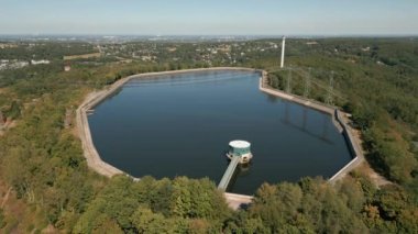 Tarihi Koepchenwerk, Almanya 'nın ilk büyük pompalı depolama santrallerinden biriydi. 153 megawatt 'lık kurulu kapasiteye sahipti, 1930' da hizmete girdi ve 1994 'te kapandı. 1985 ve 1989 yılları arasında Herdecke yeni bir enerji santrali inşa edildi..