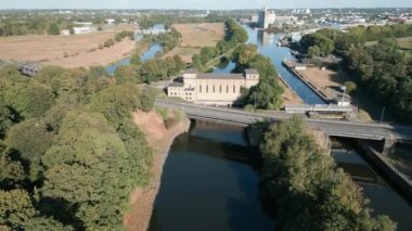 Raffelberg hidroelektrik santrali, Kuzey Ren-Vestfalya 'nın Mlheim an der Ruhr kentindeki iki nehir suyu santralinden biridir. Yılda ortalama 22 milyon kilowatt 'lık standart kapasiteye sahiptir ve 1926 yılında şebekeye bağlanmıştır..