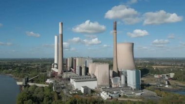 Ren nehrinde bulunan Voette 'de (Lower Rhine) kullanımdan kaldırılmış kömür yakıtlı elektrik santrali. Mart 2017 'de faaliyet dışı kaldı. Dört ünitenin toplam kurulu kapasitesi 2.234 megawatt 'tı..