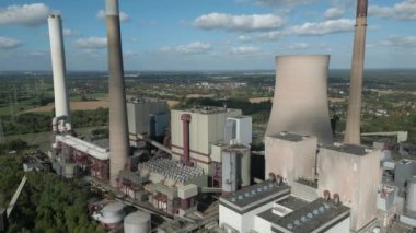 Ren nehrinde bulunan Voette 'de (Lower Rhine) kullanımdan kaldırılmış kömür yakıtlı elektrik santrali. Mart 2017 'de faaliyet dışı kaldı. Dört ünitenin toplam kurulu kapasitesi 2.234 megawatt 'tı..