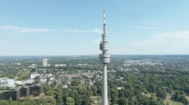 Televizyon kulesi Florian-Turm, Dortmund şehrinde bir dönüm noktasıdır. Gözlem ve televizyon kulesi 1959 yılında inşa edildi. O zamanlar, dünyada türünün ilk örneğiydi.. 