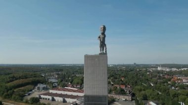 Nordstern Madeni, Gelsenkirchen 'de eski bir kömür madenidir ve bir parka dönüştürülmüştür. Listelenen sarmal kuleye bir heykel (Gelsenkirchen Herkül) takıldı. Kömür ocağı Endüstriyel Miras Yolu 'nun bir parçası..