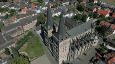 Xanten 'deki St. Viktor Katedrali. Katolik cemaatinin kökleri 13. yüzyıla dayanır..