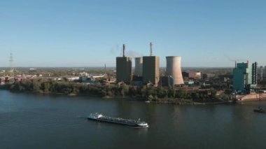 Duisburg 'da 320 megawatt' lık elektrik çıkışı (brüt) olan 2 üniteden oluşan doğalgazla çalışan elektrik santrali. Yakıt olarak patlama fırını, kokain fırını gazı veya doğal gaz kullanıyor..