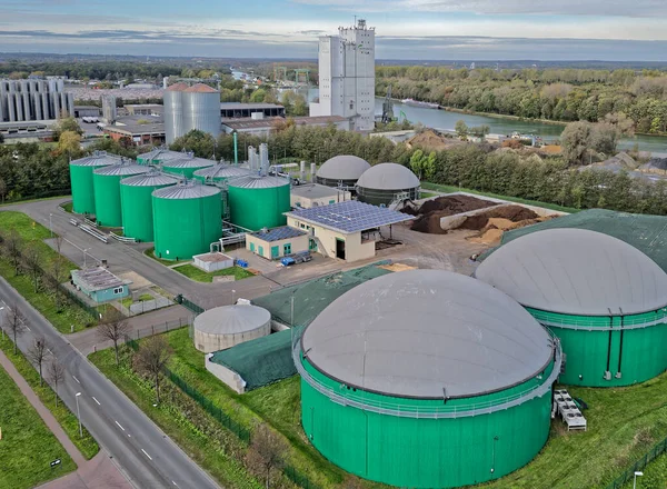 Dorsten, Kuzey Ren-Vestfalya 'daki biyogaz fabrikası. Fabrika her gün yaklaşık 300 ton çamur, gübre ve yenilenebilir hammadde işliyor..