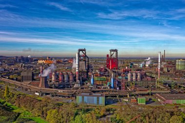 Kuzey Ren-Vestfalya, Almanya 'da bir çelik fabrikasında fırınlar patladı