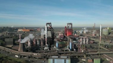 Kuzey Ren-Vestfalya, Almanya 'da bir çelik fabrikasında iki patlama fırını