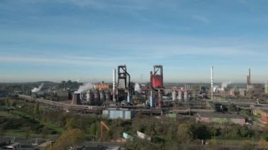 Kuzey Ren-Vestfalya, Almanya 'da bir çelik fabrikasında iki patlama fırını