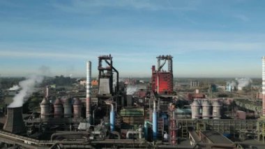 Kuzey Ren-Vestfalya, Almanya 'da bir çelik fabrikasında iki patlama fırını