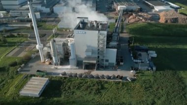 Kuzey Ren Vestfalya 'da 25 megawatt' lık elektrik çıkışı olan biyokütle enerji santrali..