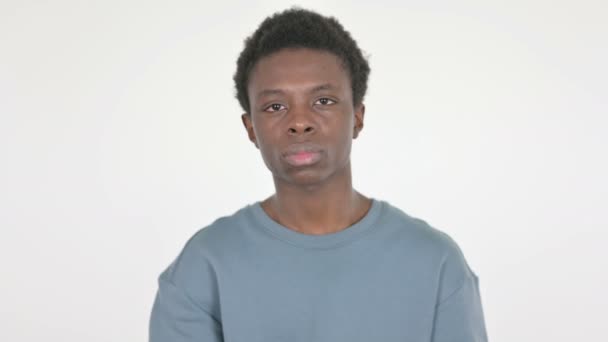 Gusta Hombre Africano Casual Haciendo Stop Gesture Sobre Fondo Blanco — Vídeos de Stock