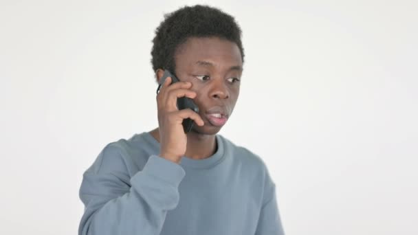 Casual African Man Talking Phone White Background — Vídeo de Stock