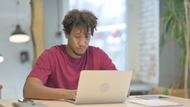 Thumbs Young African Man Working Laptop — Vídeo de Stock