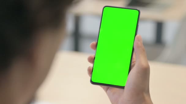 Close Young African Man Using Green Screen Smartphone — Video Stock