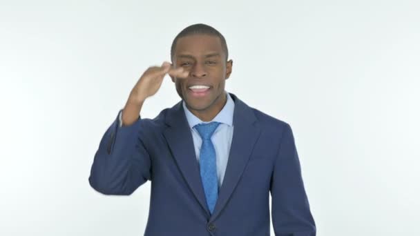 Пошуки Молодого Африканського Підприємця Білому Тлі — стокове відео