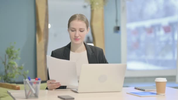 Young Businesswoman Working Laptop Documents – stockvideo