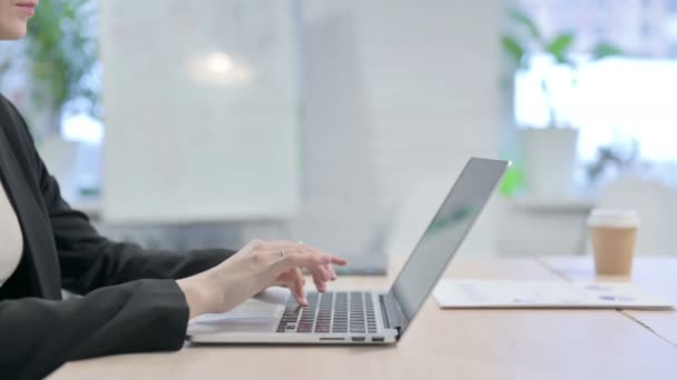 Side View Young Businesswoman Typing Laptop — Stockvideo