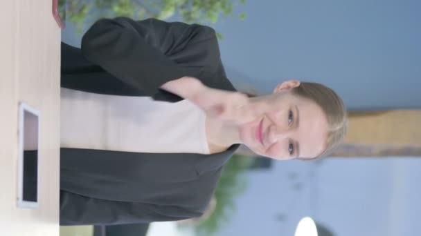 Vertical Video Young Businesswoman Pointing Camera — Stockvideo