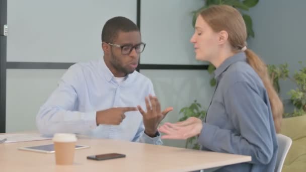 African American Man Arguing Businesswoman Problems — Stockvideo