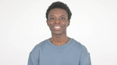 Beyaz Arkaplanda Gülümseyen Sıradan Afrikalı Adam