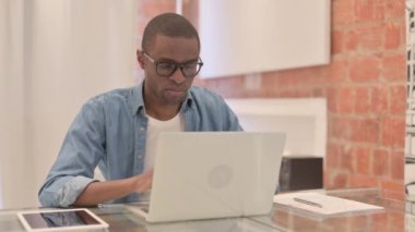 Laptop 'ta Afrikalı Adam Kaybından Şok Oldu