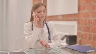 Klinikte Kadın Doktor Konuşuyor