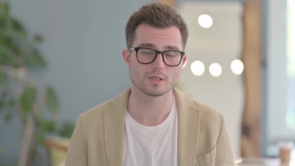 Junger Geschäftsmann Macht Online Videochat — Stockvideo