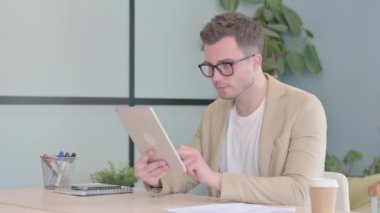 Tabletteki Kayıp Genç İşadamı 'nı Üzdü