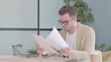 Genç İşadamı İş Raporuna Tepki Verdi, Kayıp