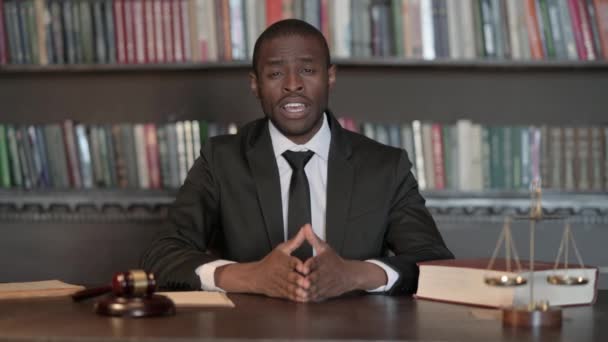 Online Video Chat Door Afrikaanse Mannelijke Advocaat — Stockvideo
