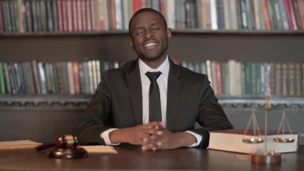 오케이 사무실에서 아프리카 변호사에 로그인 — 비디오