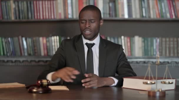 African Judge Pronouncing Sentence Striking Gavel — Stock Video