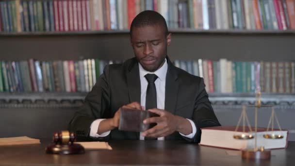 Stackars Afrikansk Man Advokat Utan Pengar Tom Handväska — Stockvideo