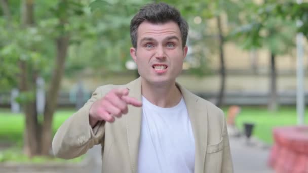 Outdoor Portrait Angry Casual Young Man Arguing Fighting — Stock Video