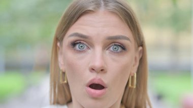 Şok Olan Kadın 'ın Yüzü Kapalı