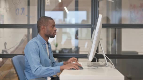 Pensive African Businessman Working Desktop — Stock video