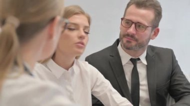 Kadın doktorla Çift Konuşması 'na yakın çekim