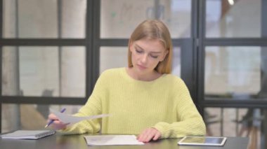 Günlük Yaratıcı Kadın Evrak İşleri, Mali Rapor