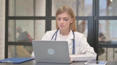 Akıllı Saat kullanarak Kadın Eli 'ni kapat