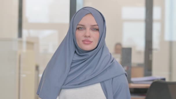 Портрет Арабской Женщины Отрицании — стоковое видео