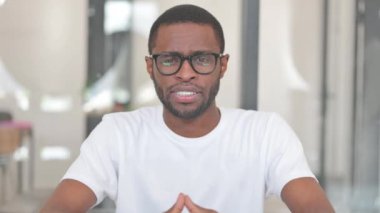 Günlük Afrikalı Adam Video Sohbeti Yaparken Web Kamera Görüntüsü