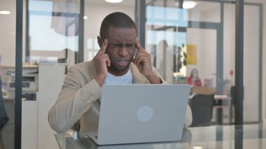 Afrikalı İşadamı İş Başı Ağrısı çekiyor