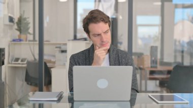 Beyin Fırtınası Orta Çağ Adamı Yeni Bir Plan Düşünüyor