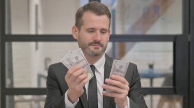 Orta Çağ İşadamı 'nın Para Sayan Portresi