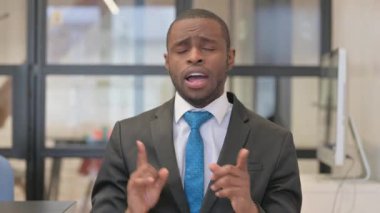 Dans Eden Afrikalı İş kadınının Portresi Hayattan Zevk Almak