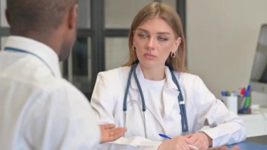 Afrikalı Hasta Erkek Doktor 'la Konuşan Kadın Doktor' un Kapanışı