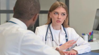 Hasta ile Kadın Doktor Tartışma Raporu 'nu kapatın.