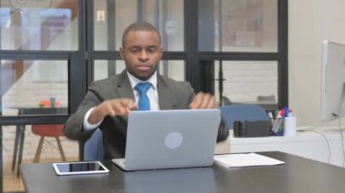 Afrikalı Amerikalı İşadamı İşten Çıktı