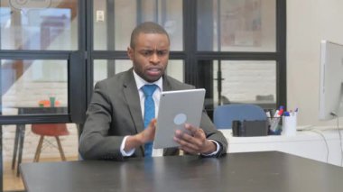 Çevrimiçi Ticaret Kaybından Şok Olan Afrikalı Kadın